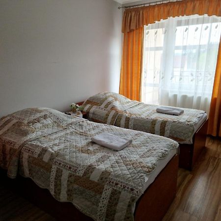 Gosciniec Ustrzycki Hotel Ustrzyki Dolne Ngoại thất bức ảnh
