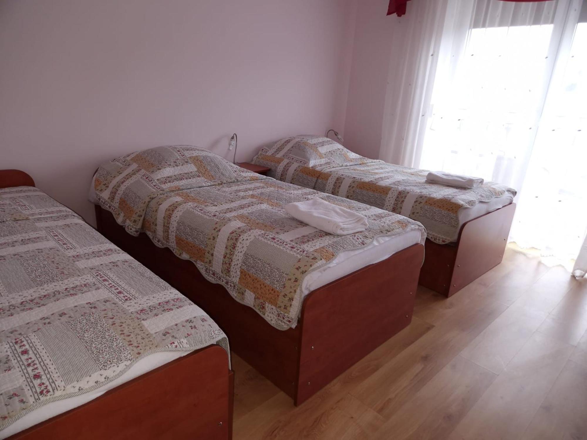 Gosciniec Ustrzycki Hotel Ustrzyki Dolne Ngoại thất bức ảnh