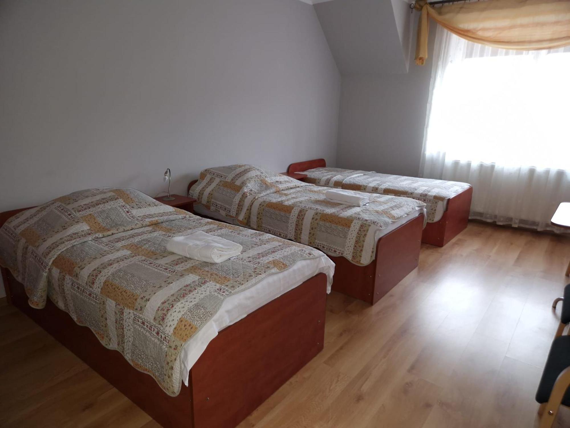 Gosciniec Ustrzycki Hotel Ustrzyki Dolne Ngoại thất bức ảnh
