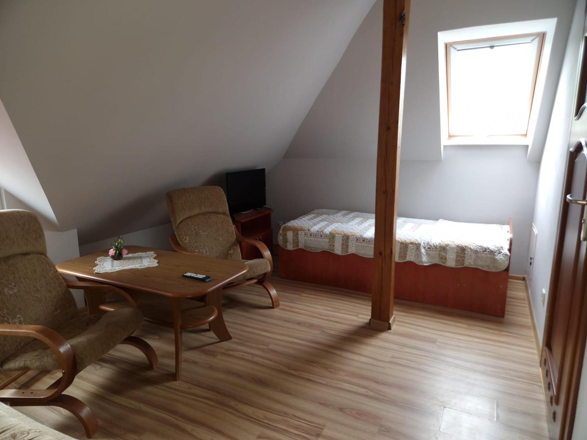 Gosciniec Ustrzycki Hotel Ustrzyki Dolne Ngoại thất bức ảnh