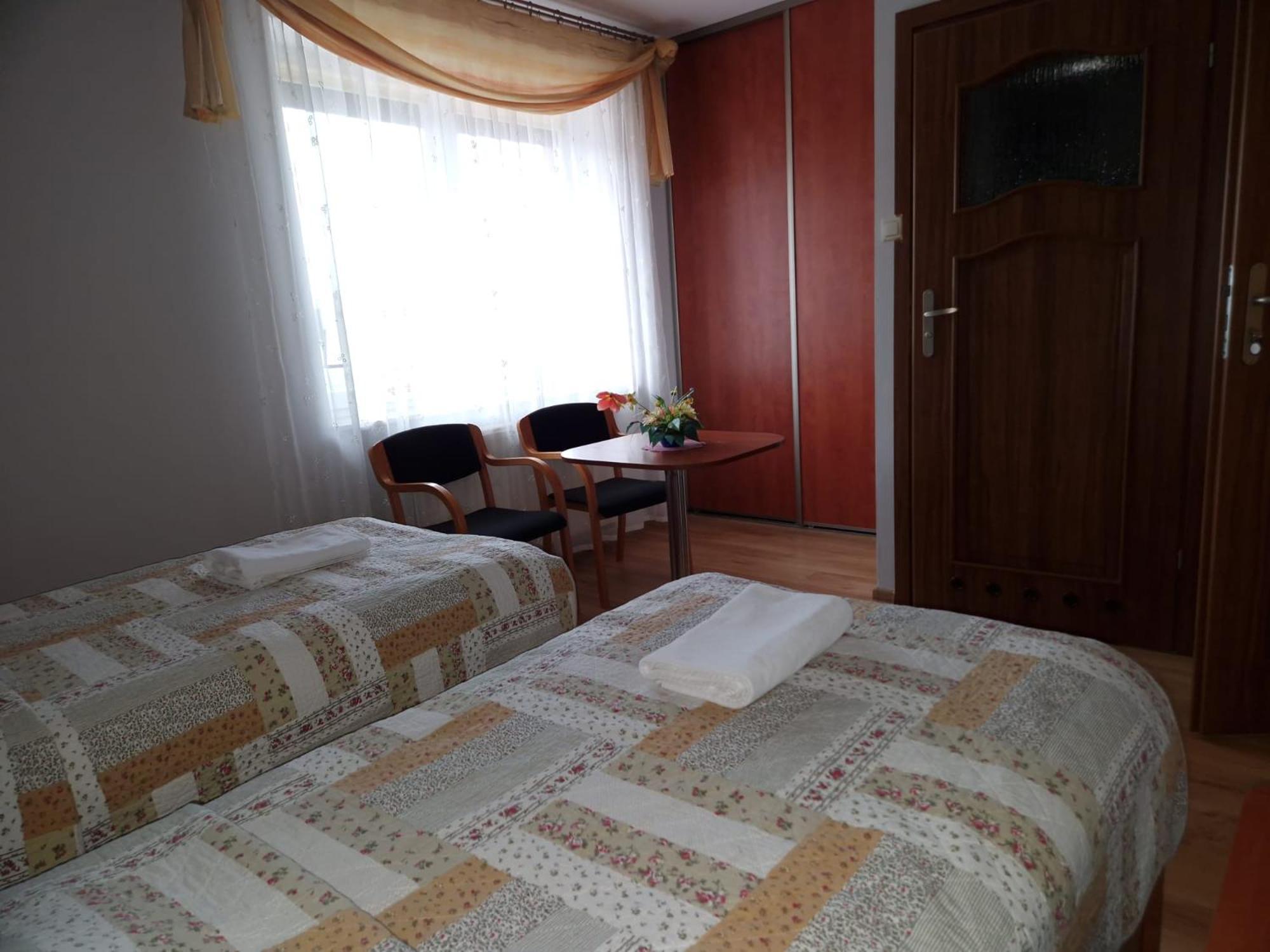 Gosciniec Ustrzycki Hotel Ustrzyki Dolne Ngoại thất bức ảnh